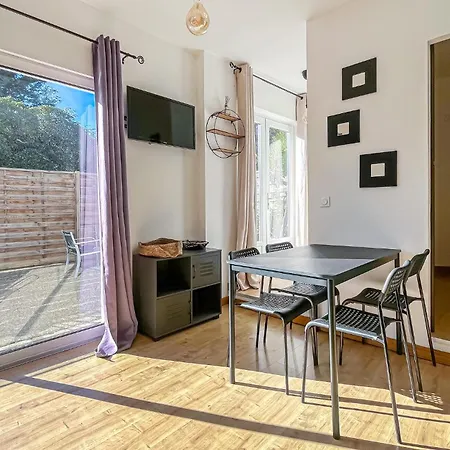 1 Bedroom Cozy In
