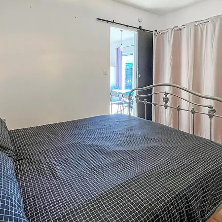 1 Bedroom Cozy In *