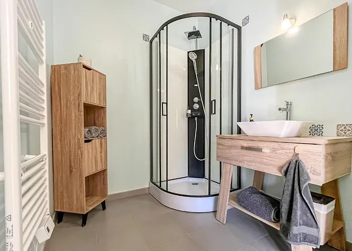 1 Bedroom Gorgeous In *